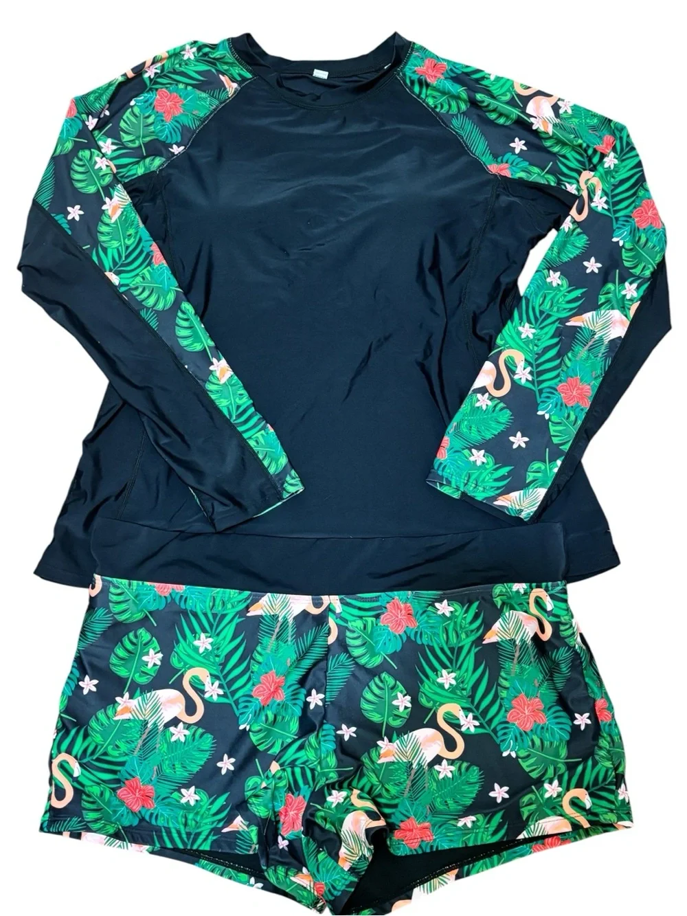 🎉 (Women’s XXL) SHEIN 2PC Long Sleeve Guard Rash with matching board shorts